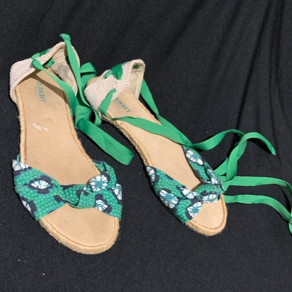 Old Navy Sandals, cute green color in size 9.